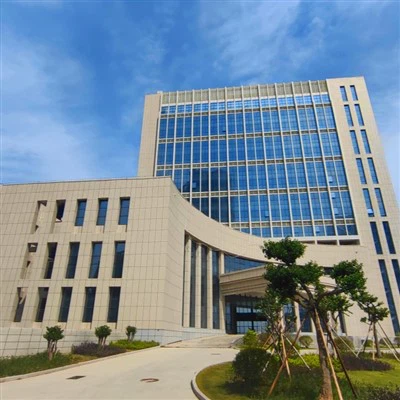 Lanksčios travertino serijos plytelės lauke